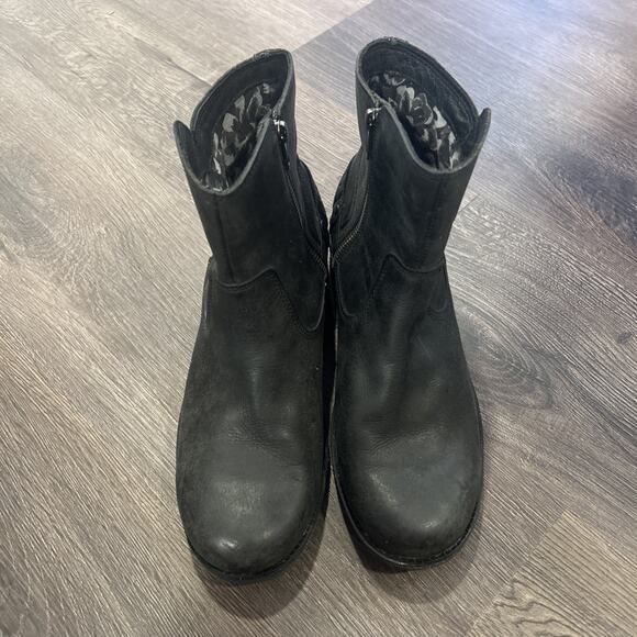 UGG Australia Womens Orion Black Leather Round Toe Ankle Booties Size 9 - Picture 2 of 10